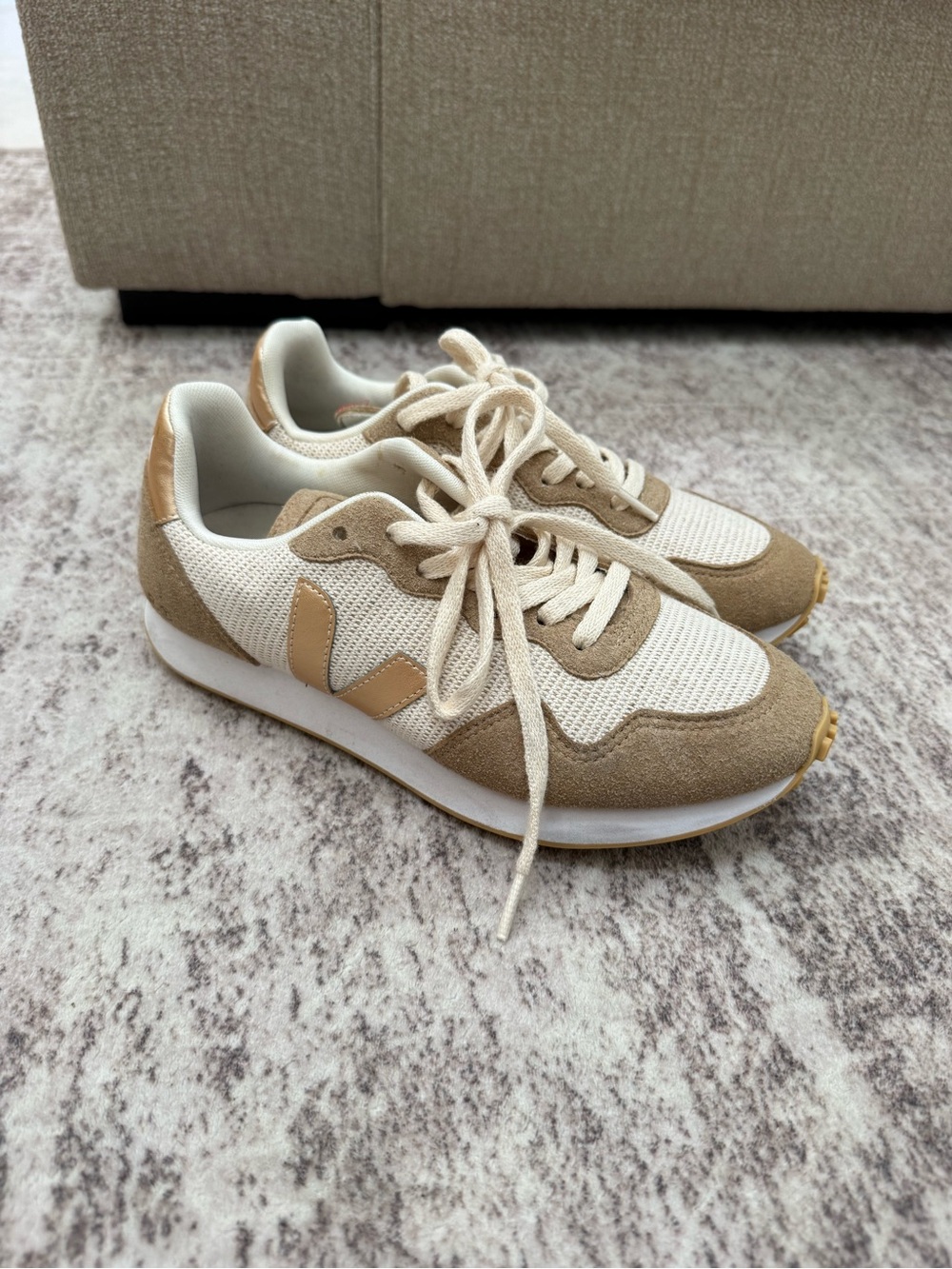 VEJA Women's Casual Sneakers